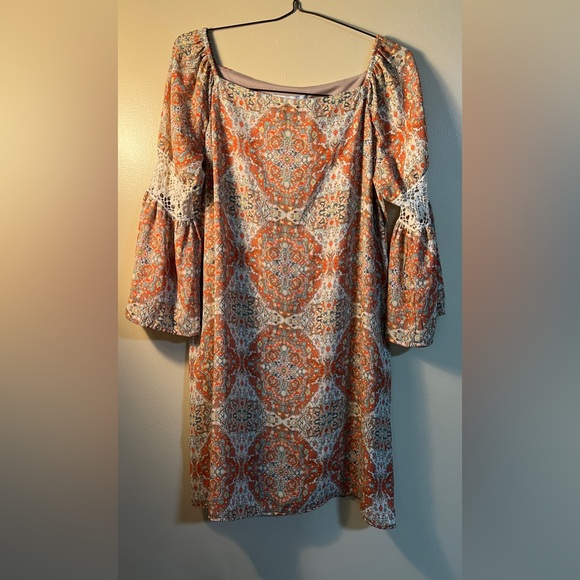 Emma & Michele Dresses & Skirts - Emma & Michele Beautiful Orange Print with 3/4 sleeves.